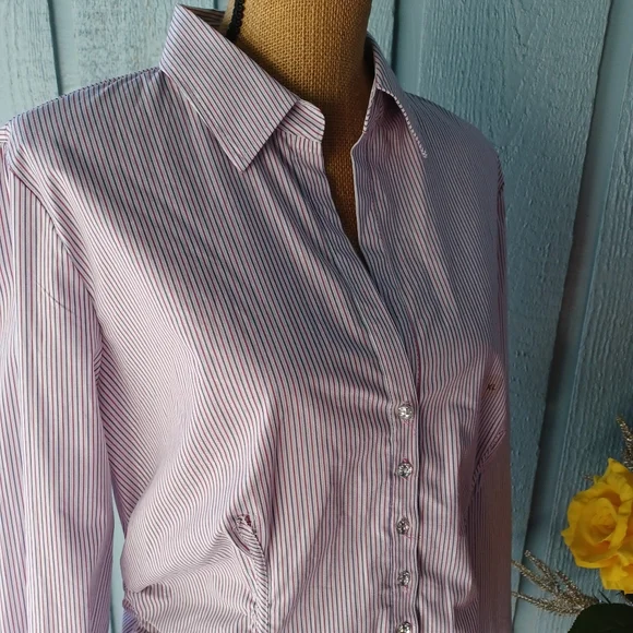 NEW YORK & COMPANY beautiful blouse with collar, striped long sleeve polo style - Picture 13 of 15